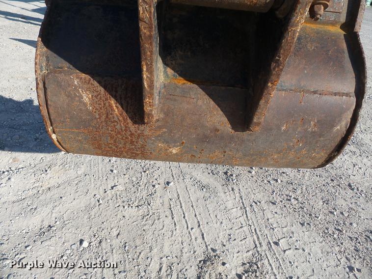 image for item DA2458 2004 Takeuchi TB135 compact excavator