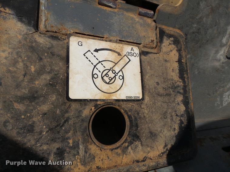 image for item DA2458 2004 Takeuchi TB135 compact excavator