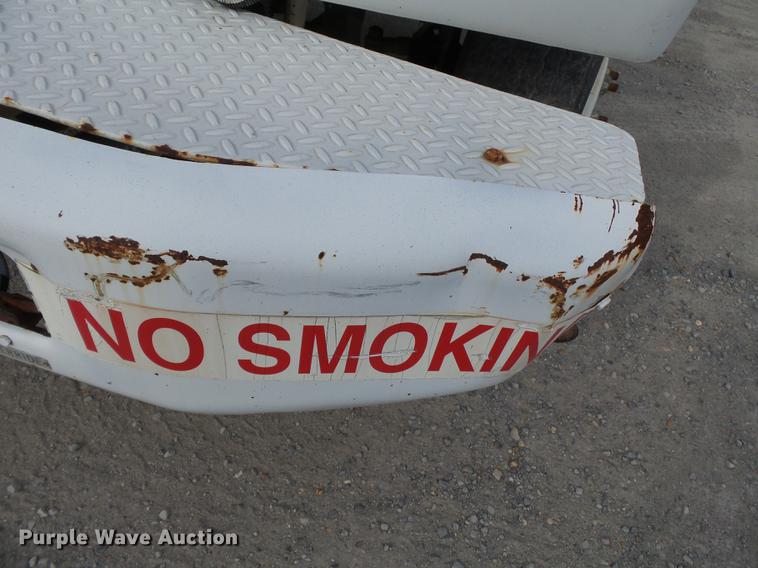 image for item DA2461 1991 Ford F700 fuel truck