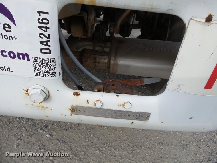 image for item DA2461 1991 Ford F700 fuel truck