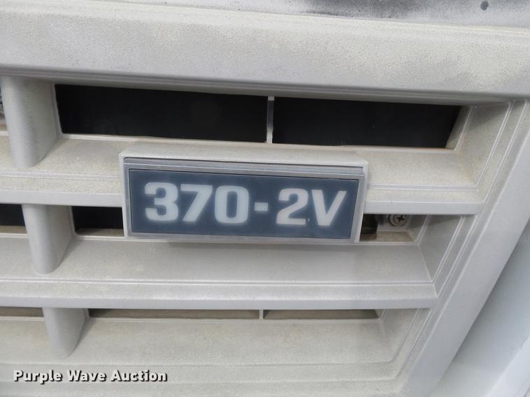 image for item DA2461 1991 Ford F700 fuel truck