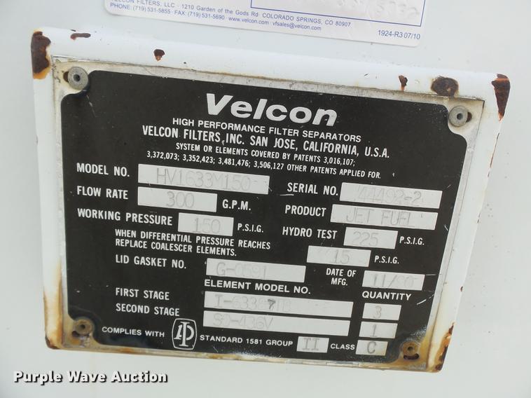 image for item DA2461 1991 Ford F700 fuel truck