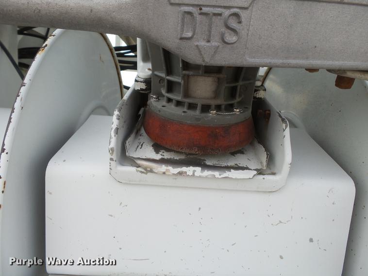 image for item DA2461 1991 Ford F700 fuel truck