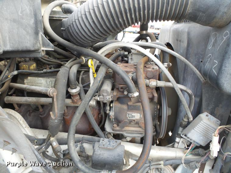 image for item DA2461 1991 Ford F700 fuel truck