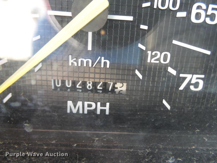 image for item DA2461 1991 Ford F700 fuel truck