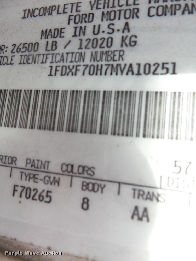 image for item DA2461 1991 Ford F700 fuel truck