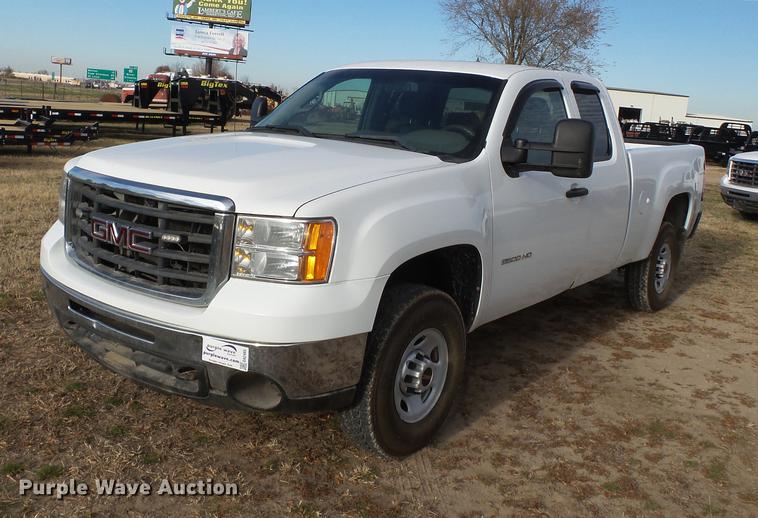 image for item DA2465 2010 GMC Sierra 2500HD Ext. Cab pickup truck