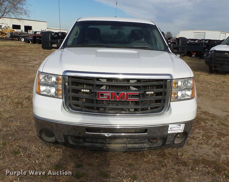 image for item DA2465 2010 GMC Sierra 2500HD Ext. Cab pickup truck