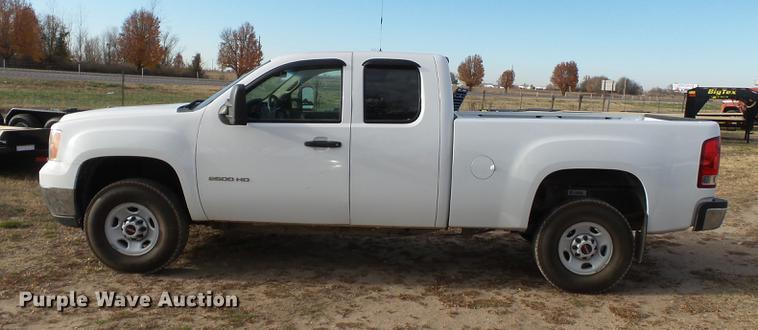 image for item DA2465 2010 GMC Sierra 2500HD Ext. Cab pickup truck