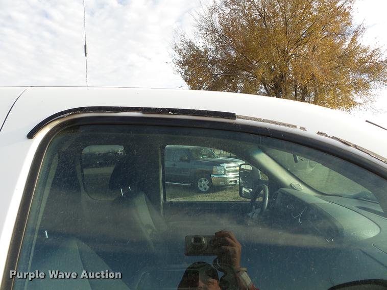 image for item DA2465 2010 GMC Sierra 2500HD Ext. Cab pickup truck