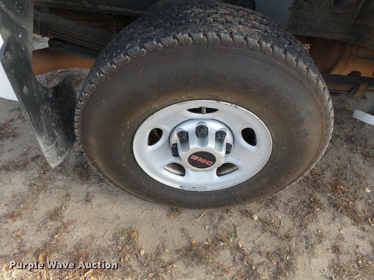 image for item DA2465 2010 GMC Sierra 2500HD Ext. Cab pickup truck