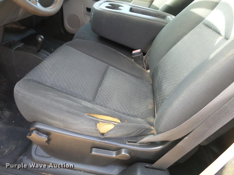 image for item DA2465 2010 GMC Sierra 2500HD Ext. Cab pickup truck