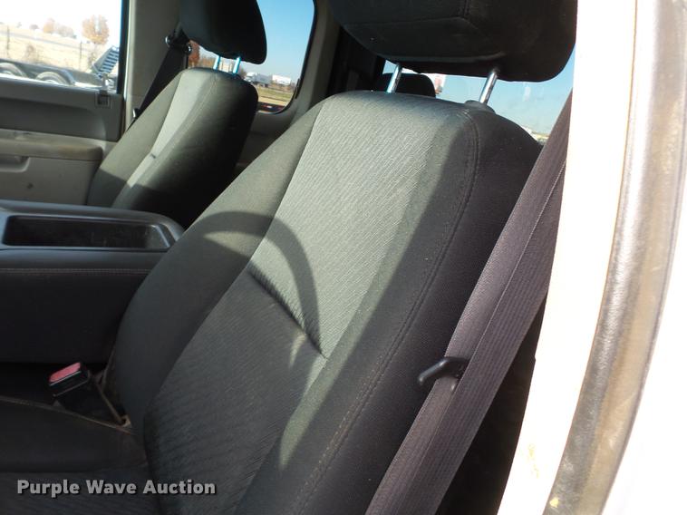 image for item DA2465 2010 GMC Sierra 2500HD Ext. Cab pickup truck