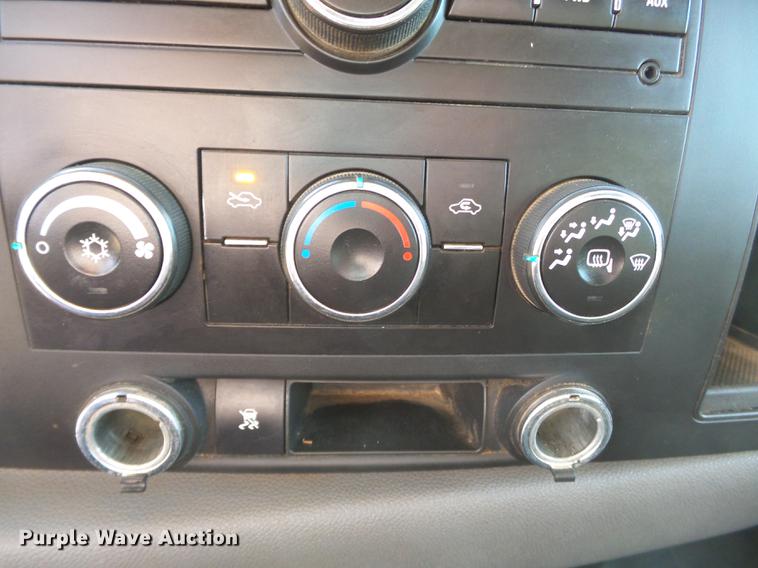 image for item DA2465 2010 GMC Sierra 2500HD Ext. Cab pickup truck