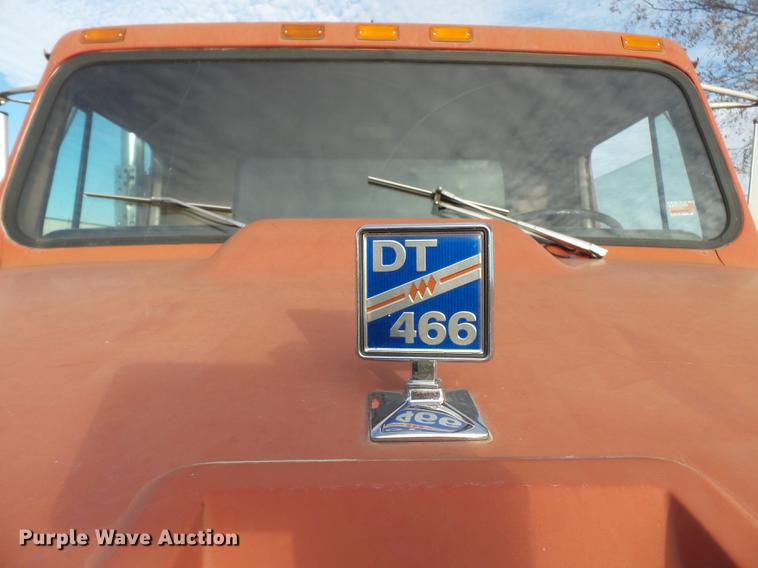 image for item DA2466 1984 International S1900 dump truck