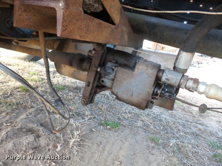 image for item DA2466 1984 International S1900 dump truck