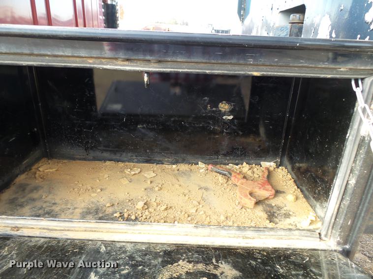 image for item DA2466 1984 International S1900 dump truck