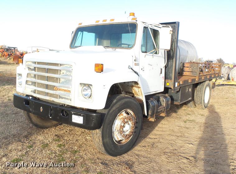image for item DA2467 1987 International S1900 flatbed truck