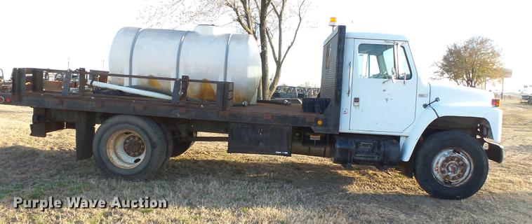 image for item DA2467 1987 International S1900 flatbed truck