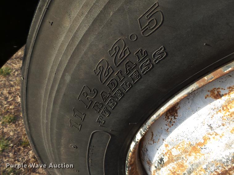 image for item DA2467 1987 International S1900 flatbed truck