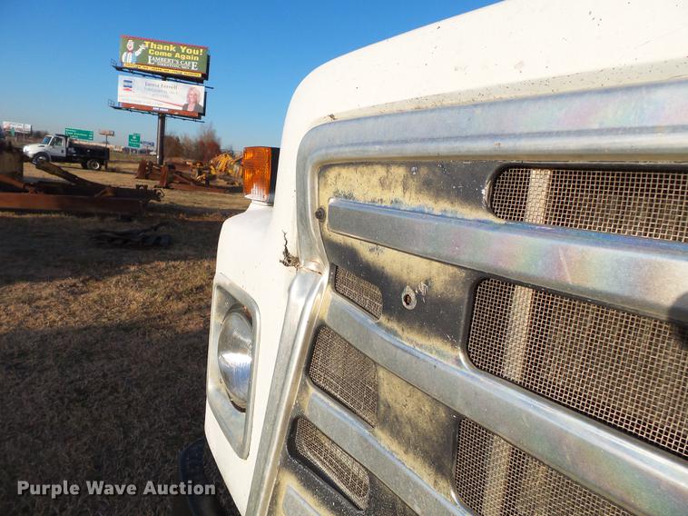 image for item DA2467 1987 International S1900 flatbed truck