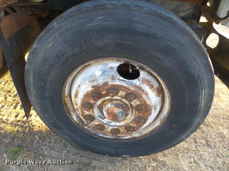 image for item DA2467 1987 International S1900 flatbed truck