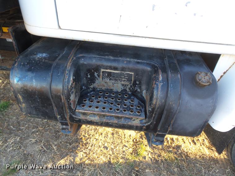 image for item DA2467 1987 International S1900 flatbed truck