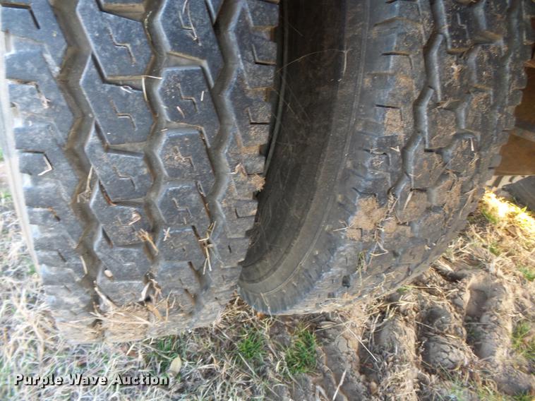 image for item DA2467 1987 International S1900 flatbed truck