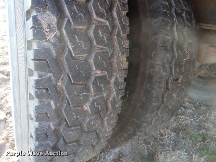 image for item DA2467 1987 International S1900 flatbed truck