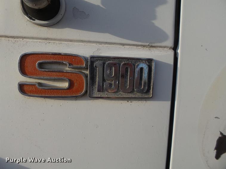 image for item DA2467 1987 International S1900 flatbed truck