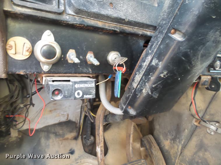 image for item DA2467 1987 International S1900 flatbed truck