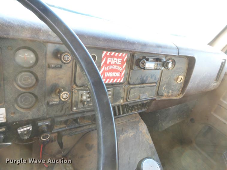 image for item DA2467 1987 International S1900 flatbed truck