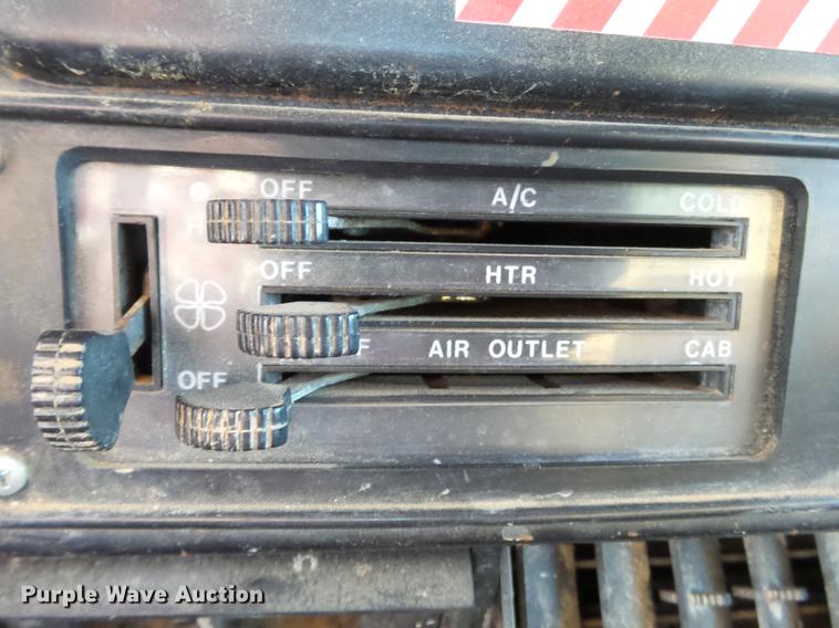 image for item DA2467 1987 International S1900 flatbed truck