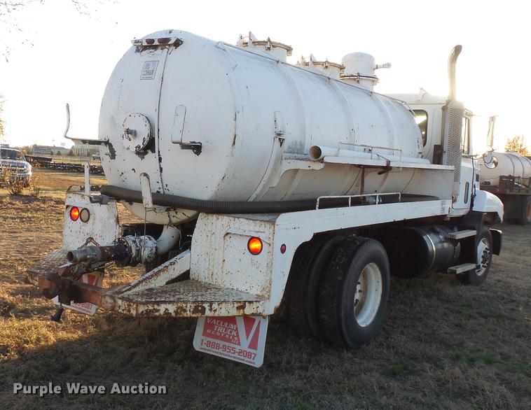 image for item DA2468 1990 Mack CH612 vacuum truck