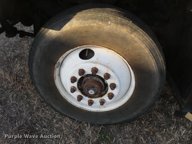 image for item DA2468 1990 Mack CH612 vacuum truck