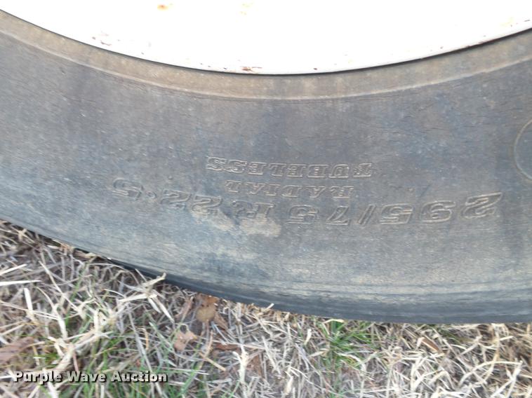 image for item DA2468 1990 Mack CH612 vacuum truck