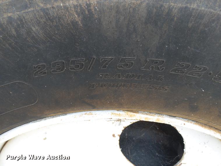 image for item DA2468 1990 Mack CH612 vacuum truck