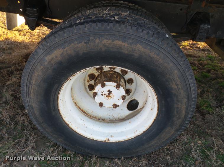 image for item DA2468 1990 Mack CH612 vacuum truck