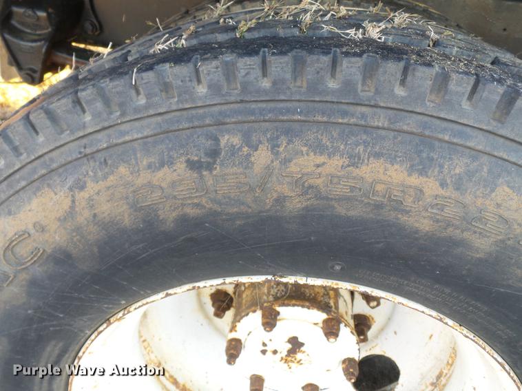 image for item DA2468 1990 Mack CH612 vacuum truck