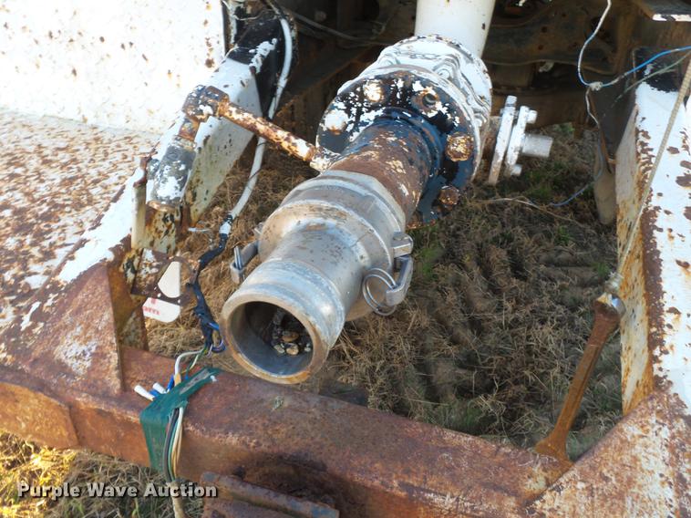 image for item DA2468 1990 Mack CH612 vacuum truck