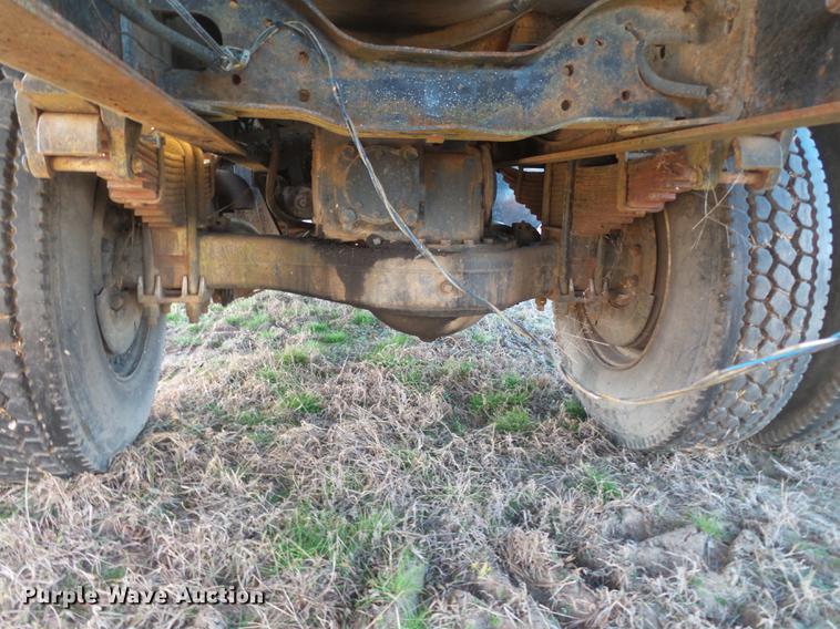 image for item DA2468 1990 Mack CH612 vacuum truck