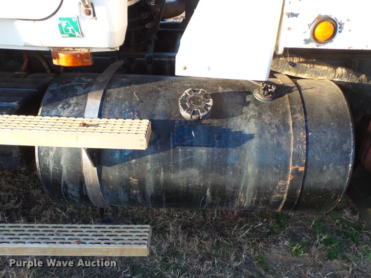 image for item DA2468 1990 Mack CH612 vacuum truck