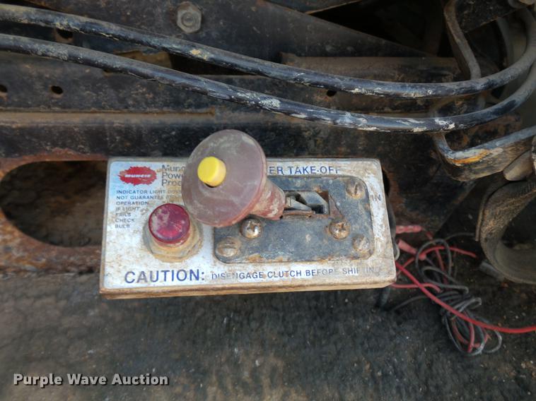 image for item DA2468 1990 Mack CH612 vacuum truck