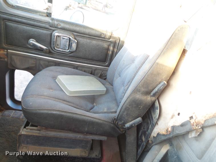 image for item DA2468 1990 Mack CH612 vacuum truck