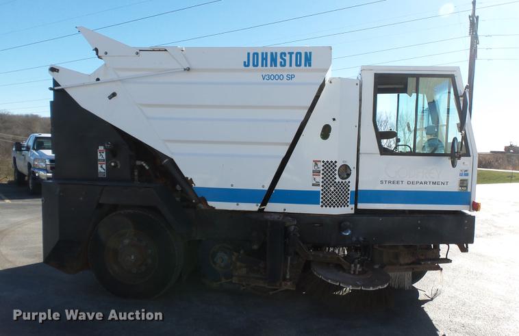 image for item DA2469 1995 Johnston V3000SP sweeper