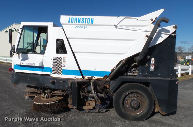 image for item DA2469 1995 Johnston V3000SP sweeper