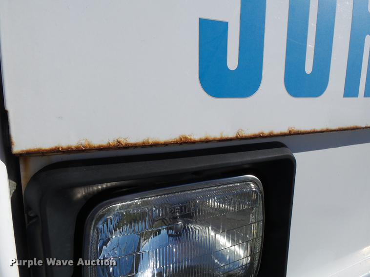 image for item DA2469 1995 Johnston V3000SP sweeper