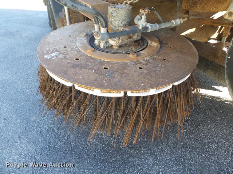 image for item DA2469 1995 Johnston V3000SP sweeper