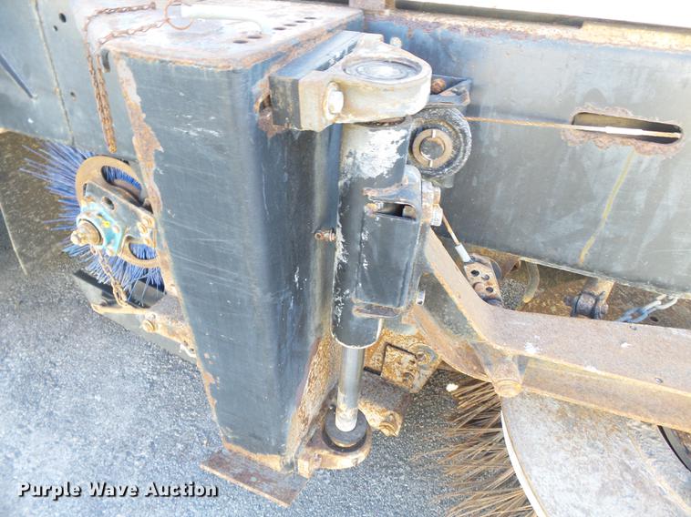 image for item DA2469 1995 Johnston V3000SP sweeper