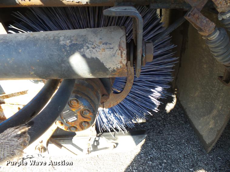 image for item DA2469 1995 Johnston V3000SP sweeper